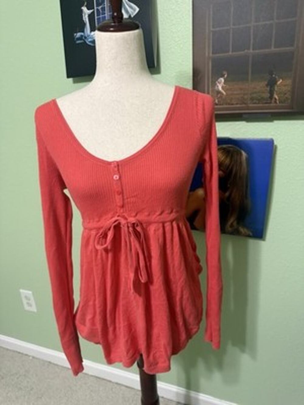 Womens Medium Coral Pink Y2K Henley Babydoll Top Empire Tie Waist Long Sleeve